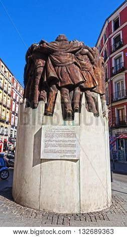A monument illustrating more people enrolled together.