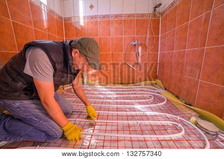 pipefitter installing system of heating