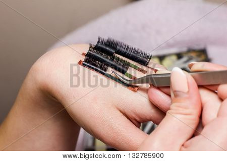 Artificial Eyelash Extensions, The Master's Hand, Eyelash Extension Procedure In A Beauty