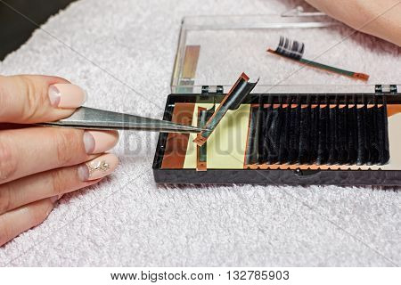 Artificial Eyelash Extensions, The Master's Hand, Eyelash Extension Procedure In A Beauty