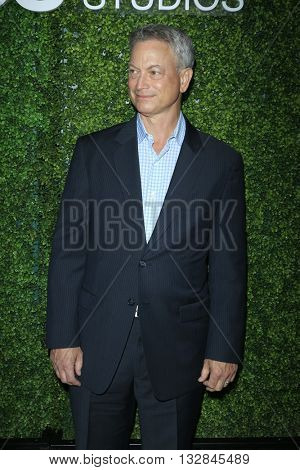 LOS ANGELES - JUN 2:  Gary Sinise at the 4th Annual CBS Television Studios Summer Soiree at the Palihouse on June 2, 2016 in West Hollywood, CA