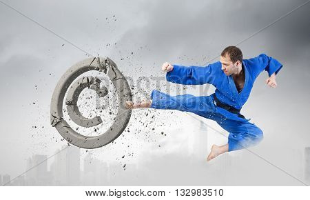 Krate man in action