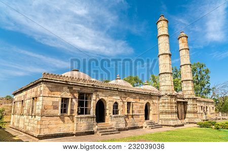 Sahar Ki Masjid At Champaner-pavagadh Archaeological Park. A Unesco World Heritage Site In Gujarat, 