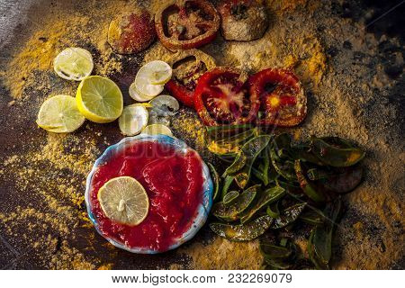 Tomato Face Pack Made With Tomato, Fuller's Earth, Multani Mitti, Curd And Rose Leaves For Glowing Y