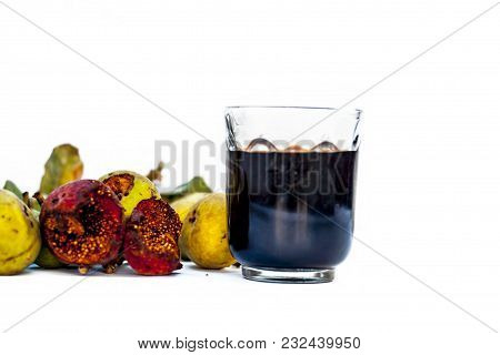 Close Up Of Fresh Leaves Of Gular,golar Or Clustar Fig Tree Or Indian Fig Tree Fruit Isolated On A W