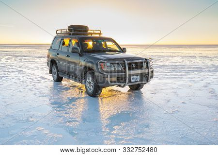 Uyuni Bolivia October 22 Off Road At Sunset In Uyuni Salar. The Tours Start From The Little Town Of 