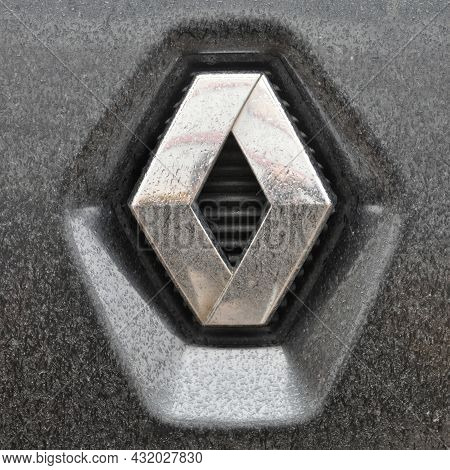 Renault Chrome Metal Logo, Luxury Car In Istanbul City, December 29 2010 Istanbul Pendik Turkey Used
