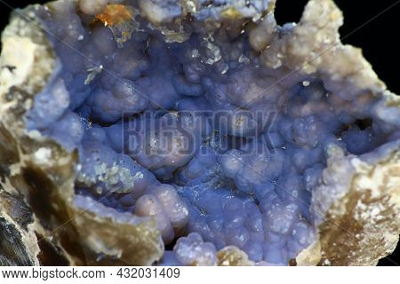 Kidney-shaped Chalcedony Covered With Blue Patina, A Beautiful Collection Specimen Of Chalcedony Mac