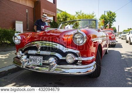 Saco, Maine - July 24, 2021: Old American Car In A Annual Exhibition In The Little Town Of Saco In M