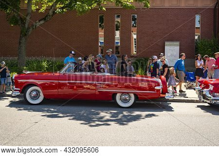 Saco, Maine - July 24, 2021: Old American Car In A Annual Exhibition In The Little Town Of Saco In M
