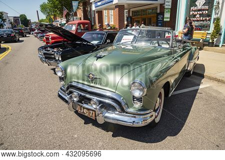 Saco, Maine - July 24, 2021: Old American Car In A Annual Exhibition In The Little Town Of Saco In M