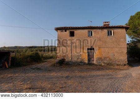 The Small Medieval Village Of Vinci In Tuscany
