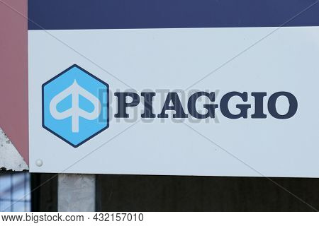 Bordeaux , Aquitaine  France - 09 05 2021 : Piaggio Dealership Sign Text And Logo Brand Of Italian M