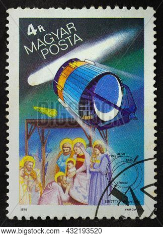 Hungary - Circa 1986: Postage Stamp ' European Space Agency Giotto And The Three Magi' Printed In Hu