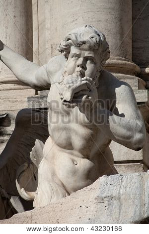 Detalle de estatua de fuente de Trevi