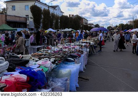 Korosten', Ukraine - September 4, 2021: An Open-air Traditional Craft Fair On A City Street. The Lon