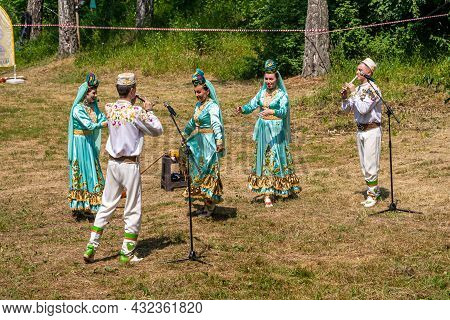 Kazan, Russia, June 26 2021. The Tatar Ethnic Holiday Sabantui, End Of Field Works. Performance Of T