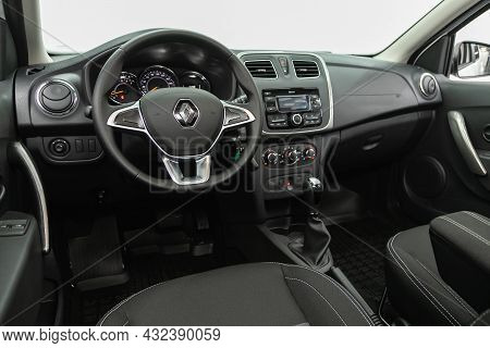 Novosibirsk, Russia - August 19, 2021: Renault Sandero Stepway , Steering Wheel, Shift Lever And Das