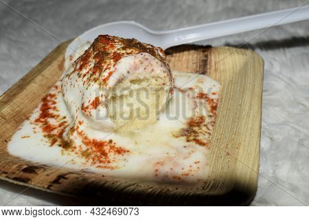 Delicious Soft And Spongy Indian Savoury Snack Item Dahi Bhalle Delhi Chaat. Made From Lentils Batte