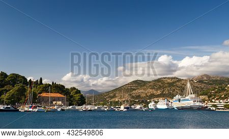 Dubrovnik, Croatia - October, 10 2019: Cruise Ships And Yachts Docked At The Port Of Gruz In Dubrovn