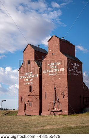 Rowley, Alberta - September 6, 2021: Historic Grain Elevators In The Ghost Town Of Rowley.