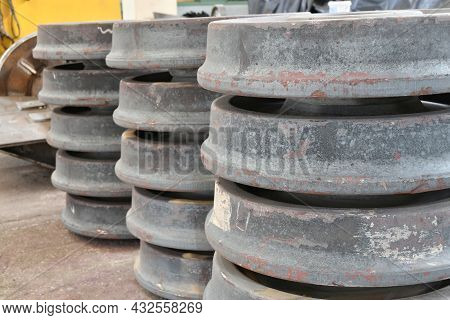 Wheelset After Thermal Hardening. Blanks For The Manufacture Of Wheels For Trains.