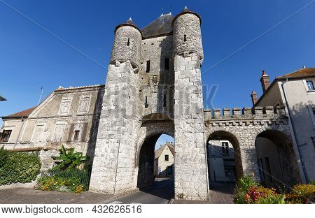 Medieval Tower Samois Gate In Moret-sur-loing. Moret-sur-loing Is A Commune In Seine-et-marne Depart