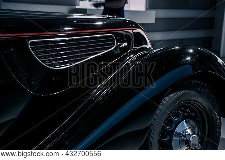 Munich/ Germany - May, 24 2019:  Bmw 502 - Luxury Saloon Car Manufactured From 1954 To 1958 In Bmw M