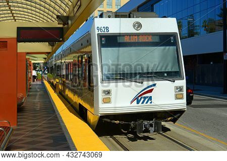 San Jose, Ca, Usa - Mar. 12, 2014: Santa Clara Valley Transportation Authority Vta Light Rail At Con