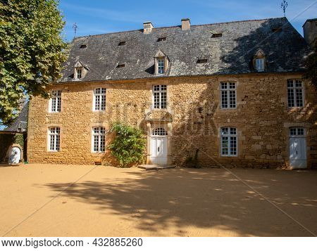 Eyrignac, France - September 2, 2018: The Manor Of Artaban In The Picturesque Jardins Du Manoir D Ey