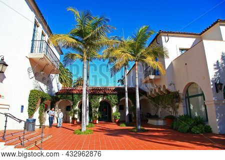Santa Barbara, Ca, Usa - Jan. 4, 2009: County Courthouse Is A Spanish Colonial Revival Building, Com