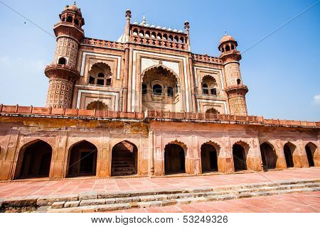 Safdarjung's Tomb Is A Garden Tomb In A Marble Mausoleum In Delhi, India