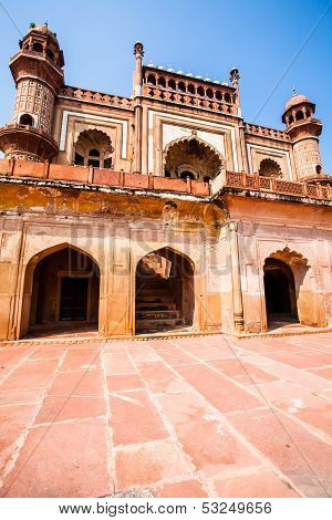 Safdarjung's Tomb Is A Garden Tomb In A Marble Mausoleum In Delhi, India
