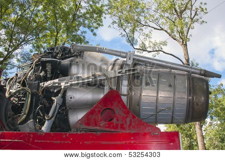 Jet engine