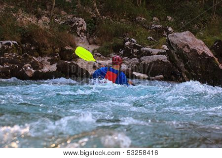 Kajakken op de rivier Soca, Slovenië
