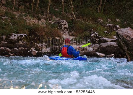 Kajakken op de rivier Soca, Slovenië