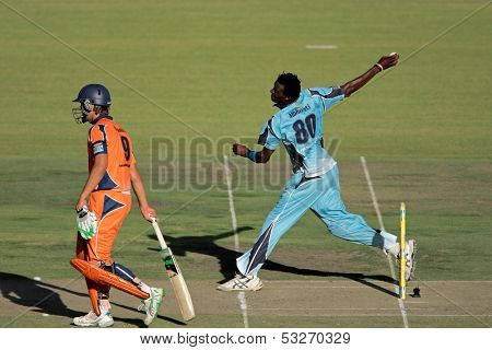 BLOEMFONTEIN, SOUTH AFRICA - DECEMBER 22: Action during a one-day cricket match between the Eagles and Titans (Titans won by four wickets), Bloemfontein, South Africa, 22 December 2009