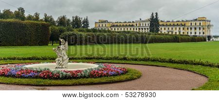 Grand Palace Of Arkhangelskoye