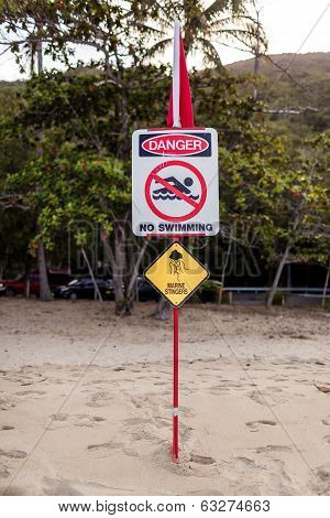 Australian marine stinger warning sign