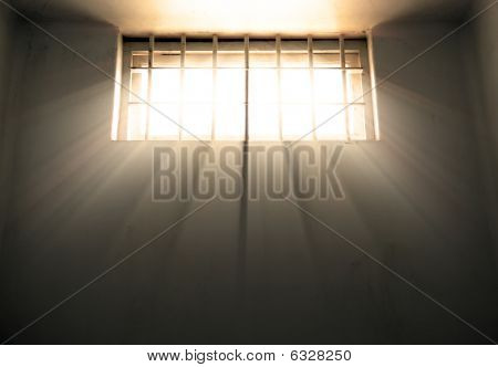 自由希望と絶望の刑務所のウィンドウ