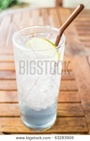 Lemon Juice And Butterfly Pea Cold Drink