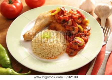 Fried Chicken With Souse And Pasta.