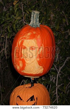 LOS ANGELES - OCT 4:  Kim Kardashian Carved Pumpkin at the RISE of the Jack O'Lanterns at Descanso Gardens on October 4, 2014 in La Canada Flintridge, CA
