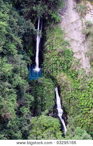 Longshuixia Fissure Gorge