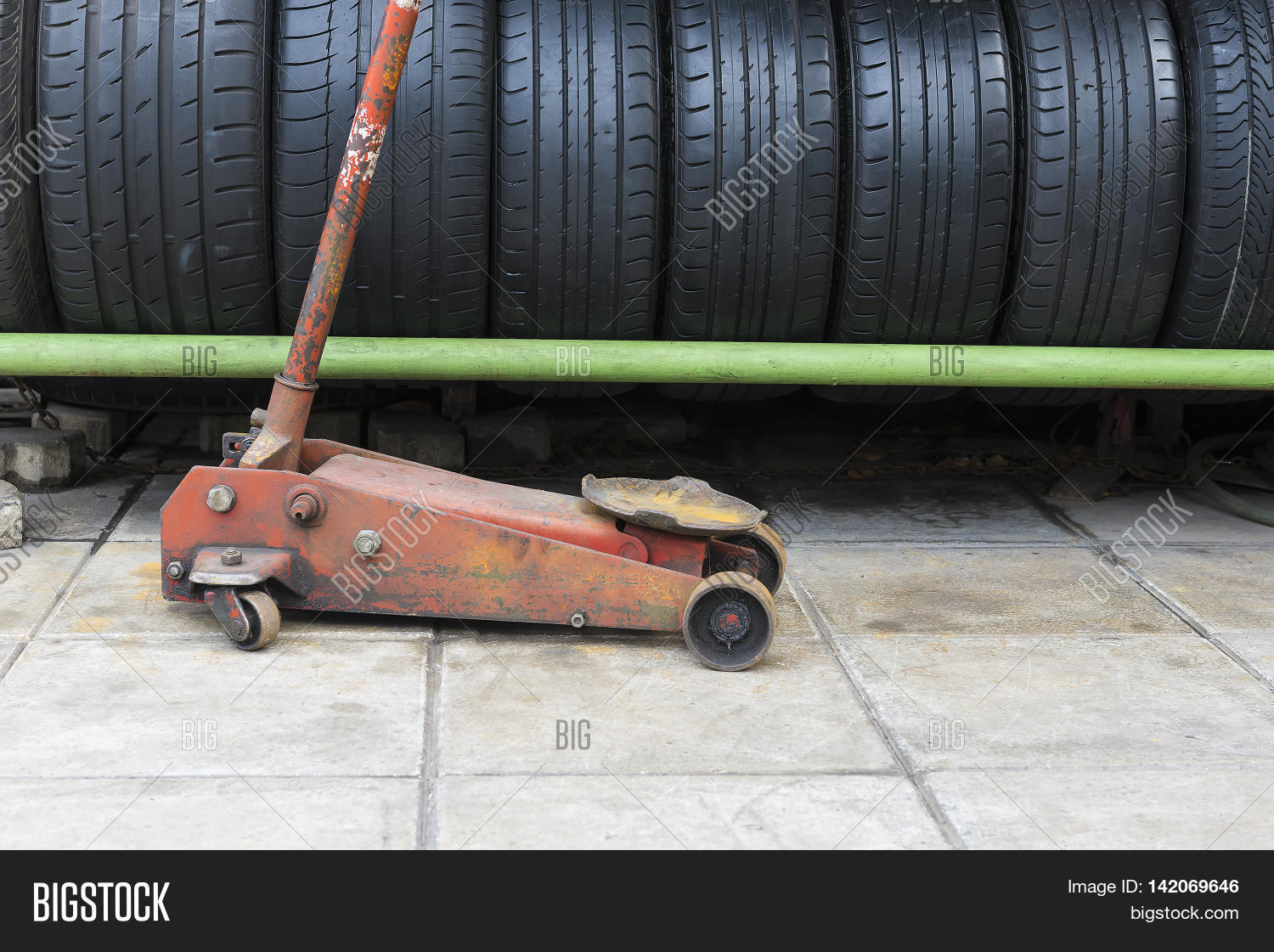 Old Floor Jack Car Image & Photo (Free Trial) Bigstock