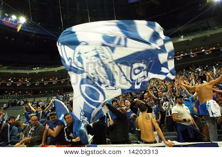 Praga, Repubblica Ceca - 5 aprile: I sostenitori del team Iraklis guardare la partita di pallavolo di finale quattro CE