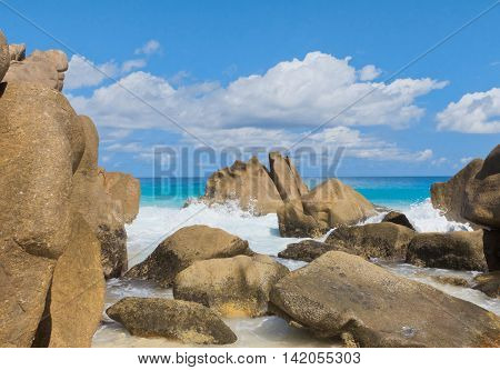 Breaking Big Waves Natural Wonder 