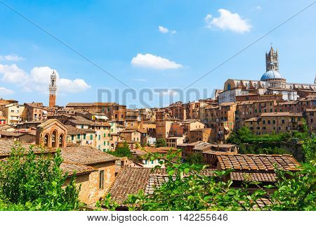 picture of the cityscape of Siena Tuscany Italy