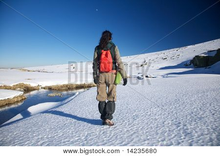 Winter wandelen vrouw