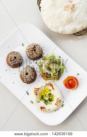 falafel hummus houmus starter snack middle eastern food mezze platter